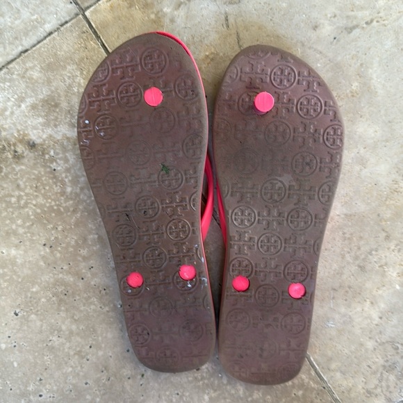 Tory Burch, jelly flip-flops, salmon, collard, good condition, size 8 - Picture 9 of 10